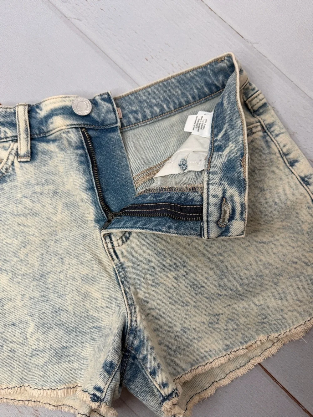 SO Acid Wash High Rise Denim Shorts Size 3/26